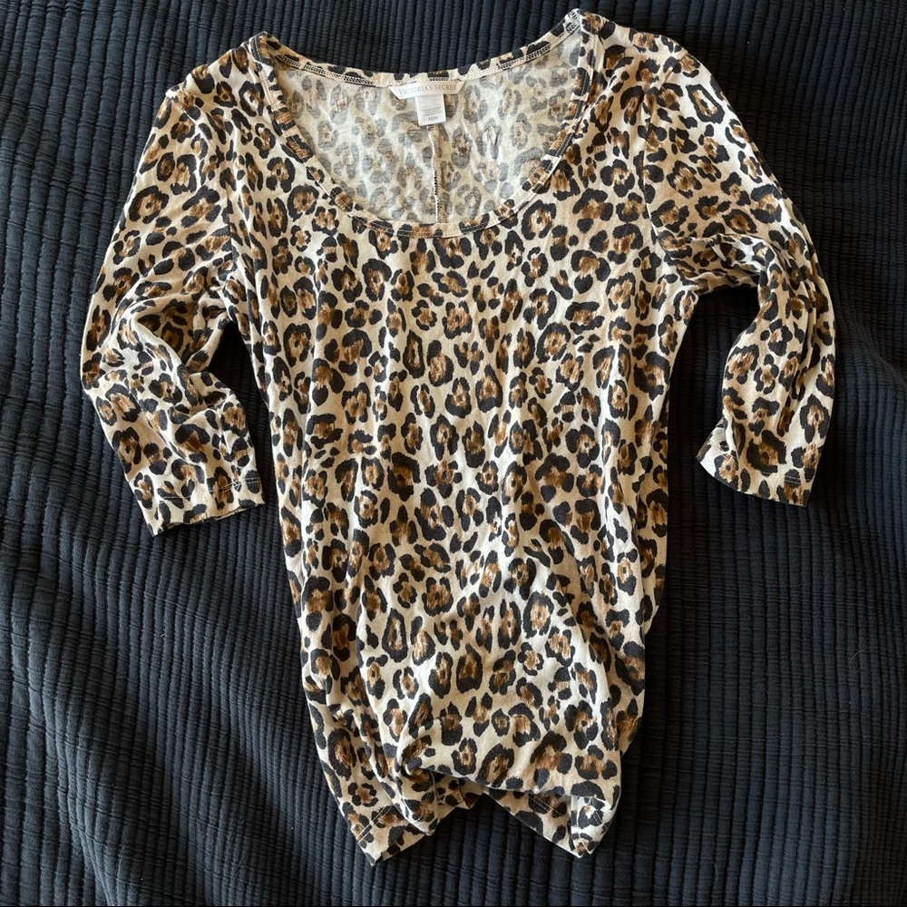Victoria’s Secret leopard print 3/4 sleeve tee